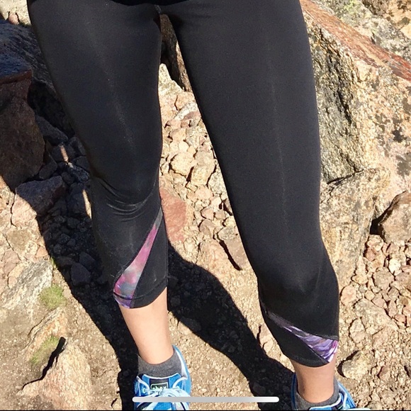 lululemon athletica Pants - Lululemon cropped black leggings with tie dye